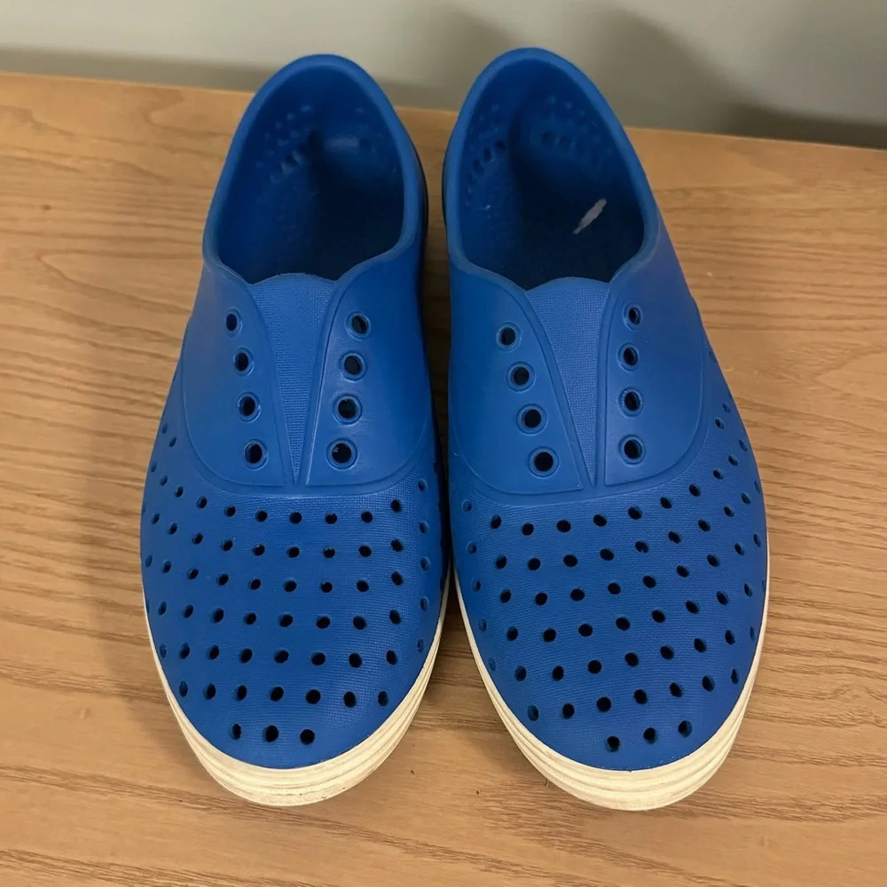 Native Miller Slip On Water Shoes Beach Size 5